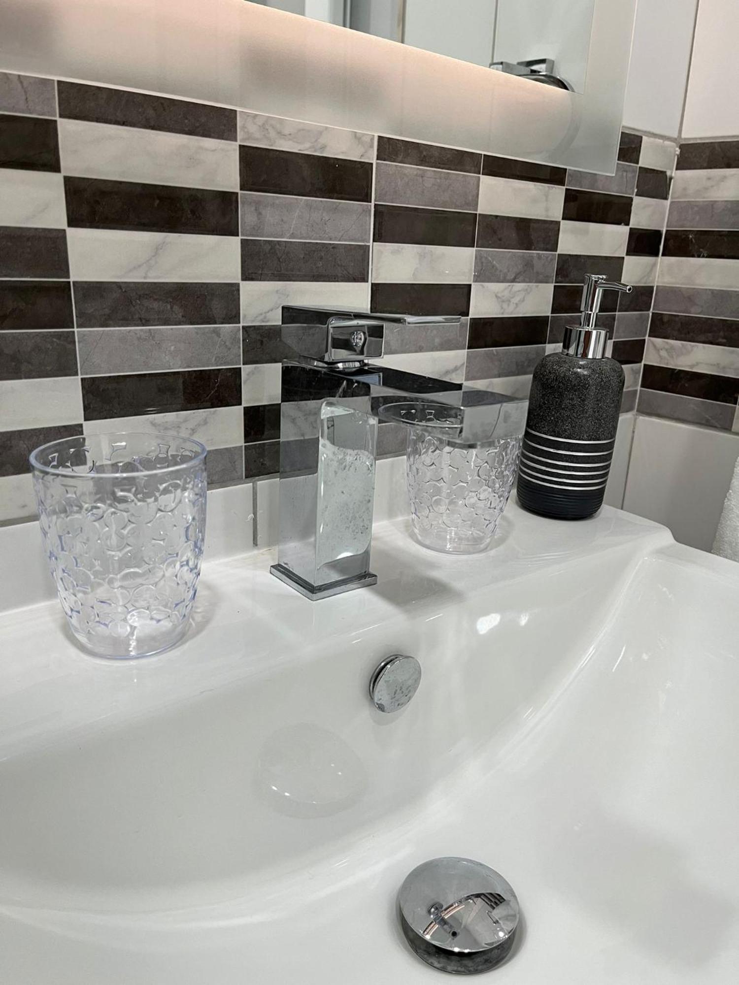 Sea Breeze, Spacious 2-Bedroom Lux Seaside Apartments San Pawl il-Baħar Zewnętrze zdjęcie