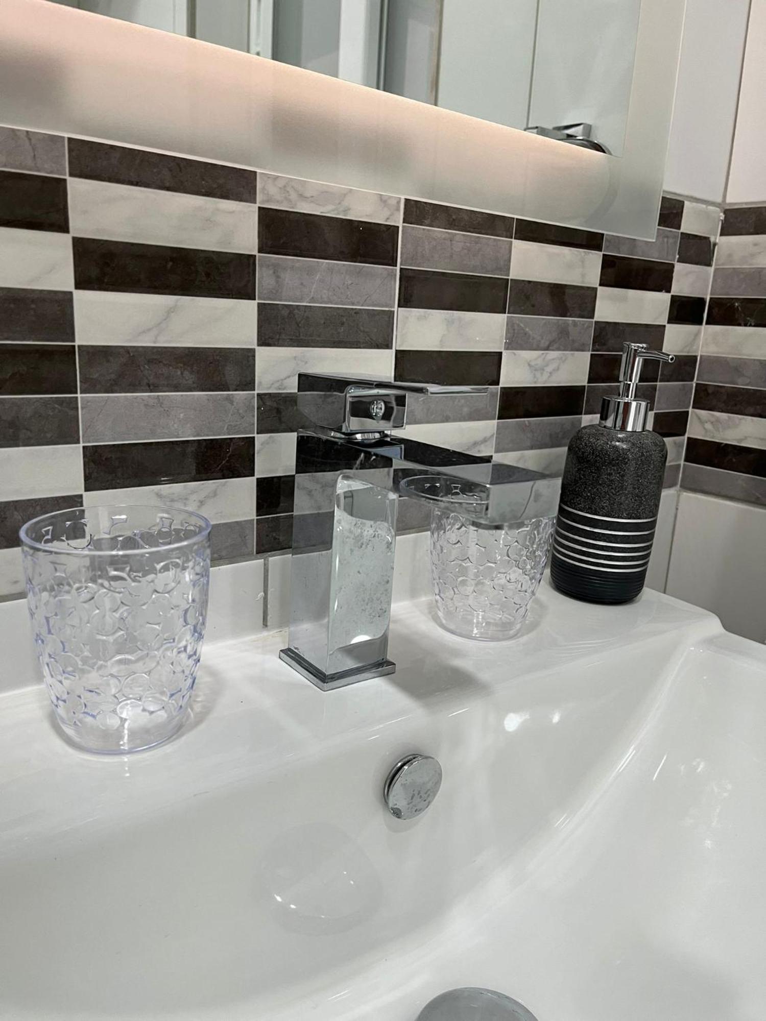 Sea Breeze, Spacious 2-Bedroom Lux Seaside Apartments San Pawl il-Baħar Zewnętrze zdjęcie