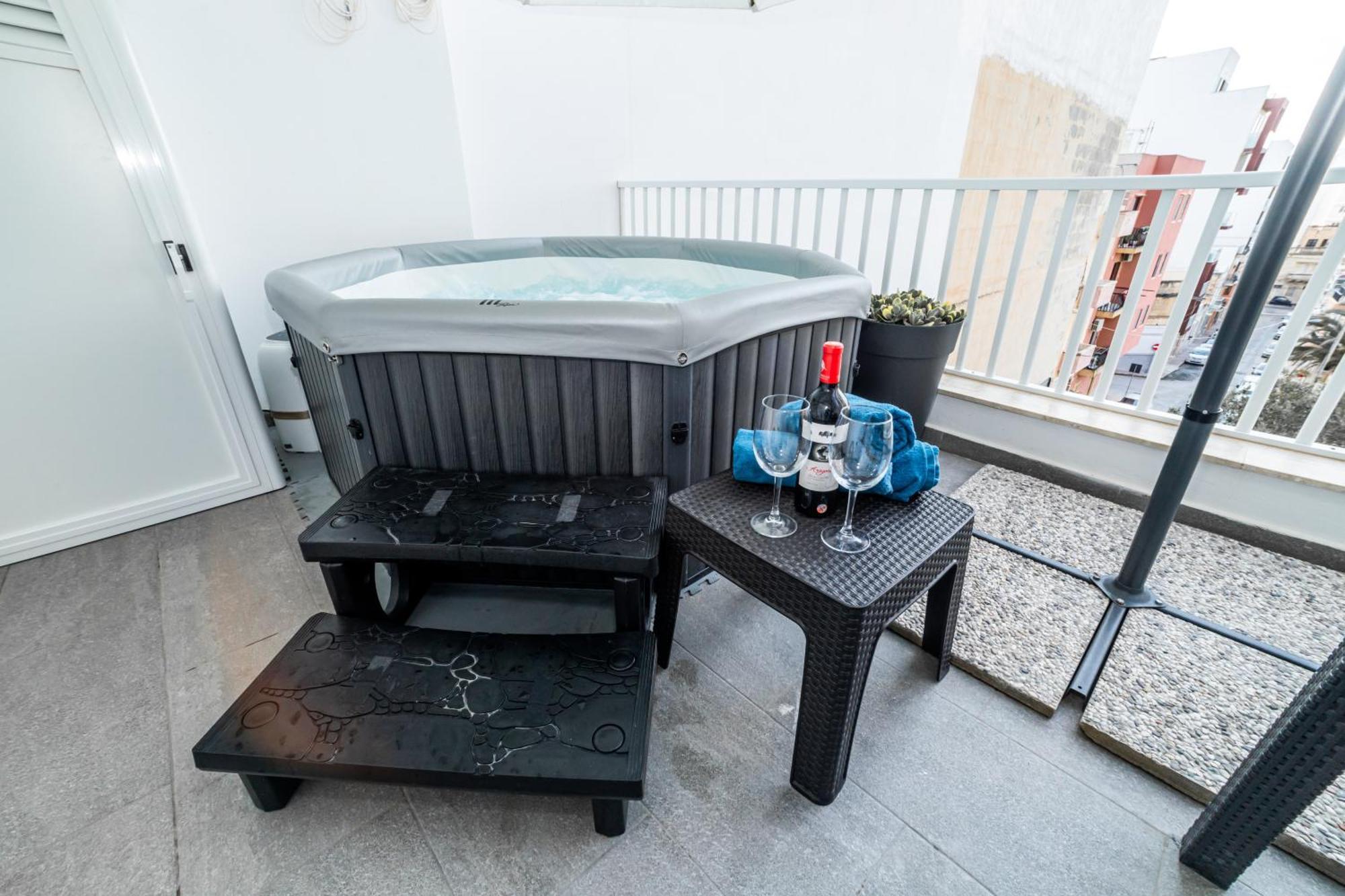 Sea Breeze, Spacious 2-Bedroom Lux Seaside Apartments San Pawl il-Baħar Zewnętrze zdjęcie