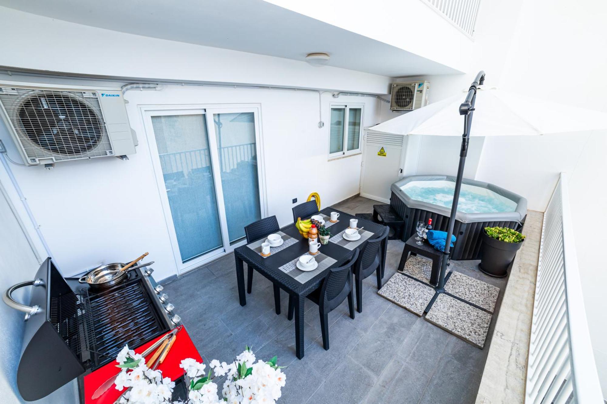 Sea Breeze, Spacious 2-Bedroom Lux Seaside Apartments San Pawl il-Baħar Zewnętrze zdjęcie